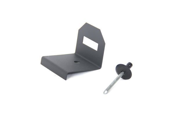 I-3017 Fitting voor rechter kickpanel 78-82