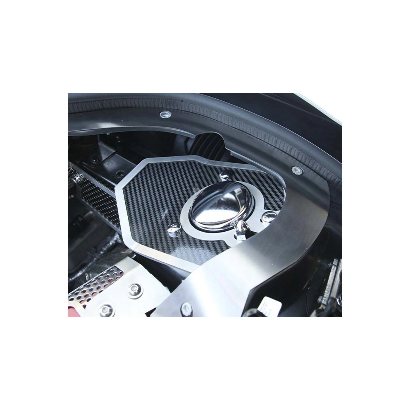 X-4620 Cabrio carbon fiber shock tower covers met geborstelde afwerking 20-24