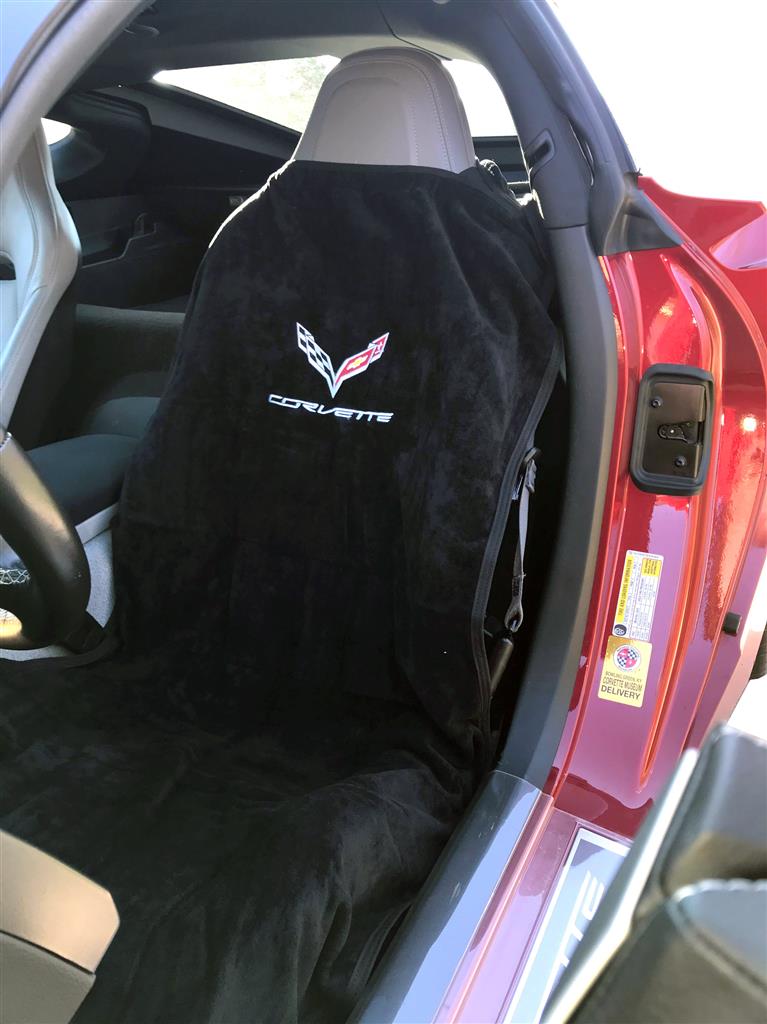 137006 14-19 Black Seat Armour w/ C7 Logo