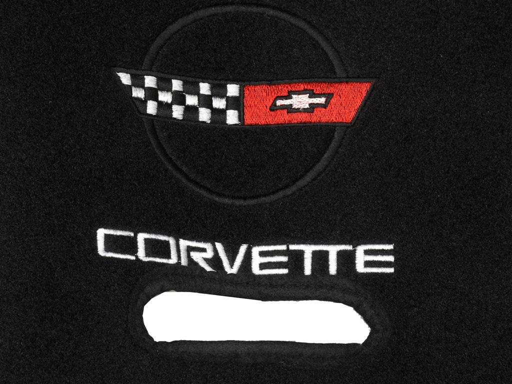254234 1990-1993 dashboard Mat - zwart geborduurd C4 logo