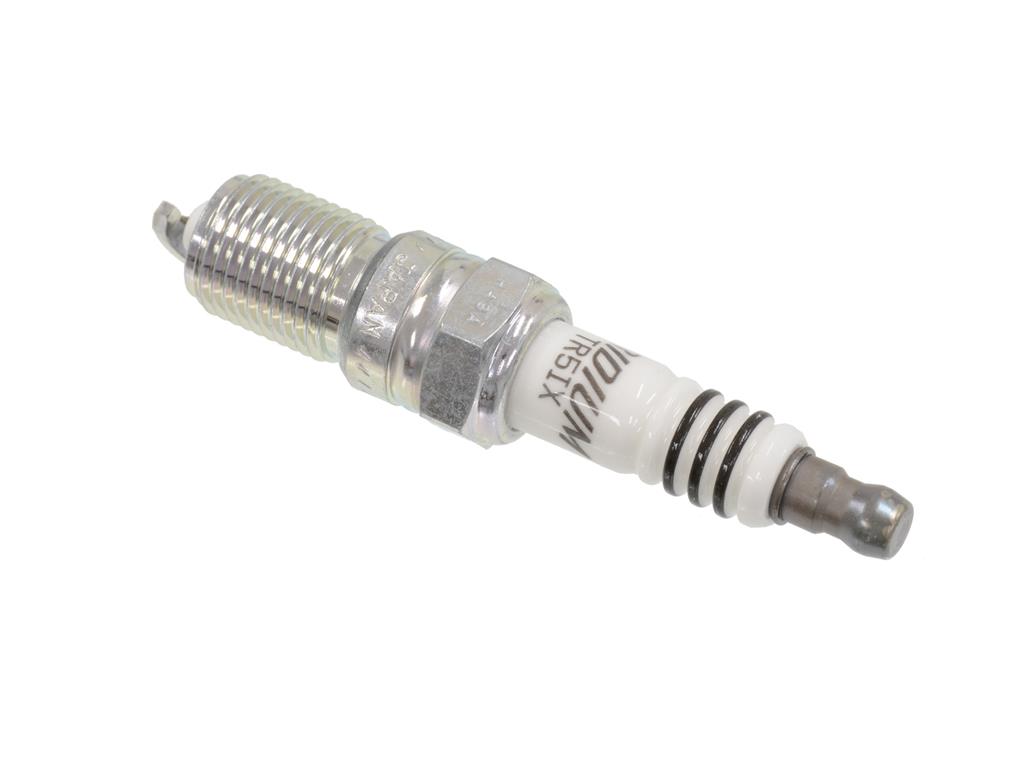 305271 97-13 NGK TR5 Iridium Vonkpluggen - Set van 8 (behalve C6 Z06 of ZR1)