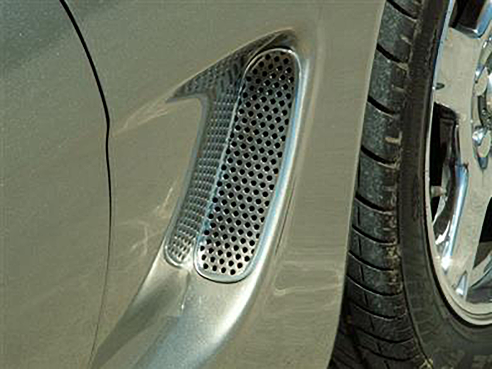 335132 97-04 Side Vent Grille - Geperforeerd roestvrij staal