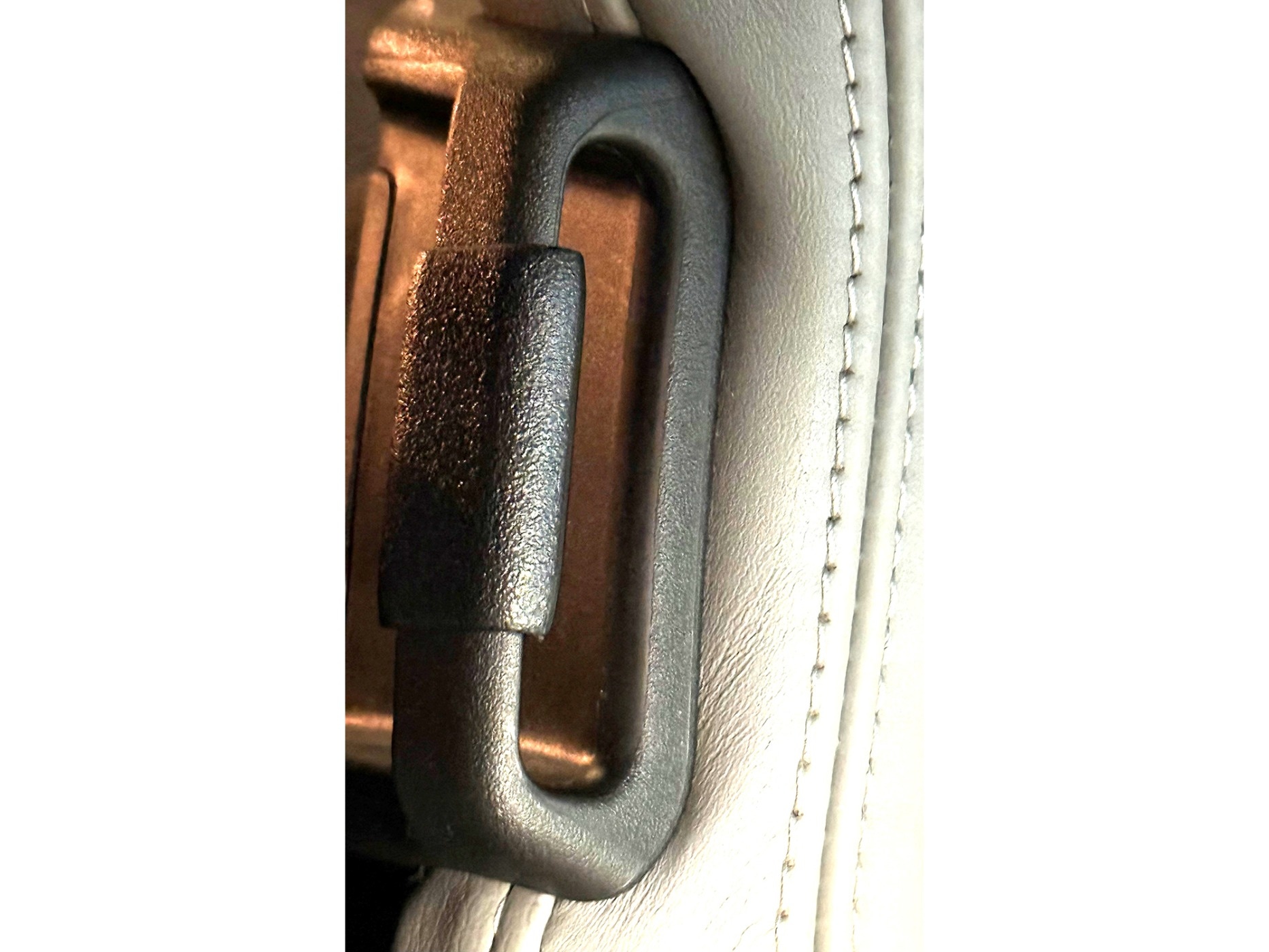 487014 14-27 Seat Belt Stay Retainers